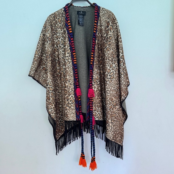 ETRO Milano wool cape / cloak - leopard print, fringe, woven edging SHOWSTOPPER - Picture 16 of 16